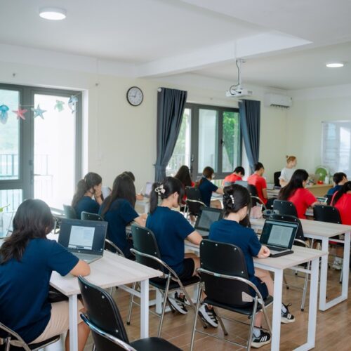 STEAM Learning at AVE Academy.