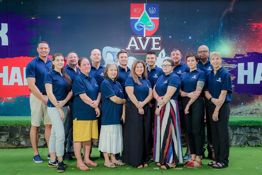 Teacher Group Shot Ave Academy